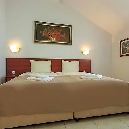 Hotel Central Balchik Hotel 2*