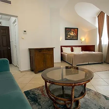 Hotel Central Balchik 2* بالشيك