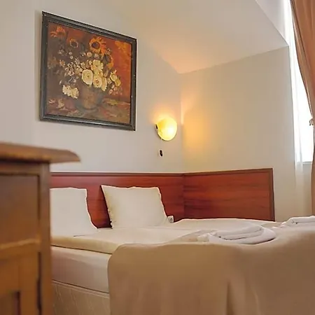 Hotel Central Balchik 2*